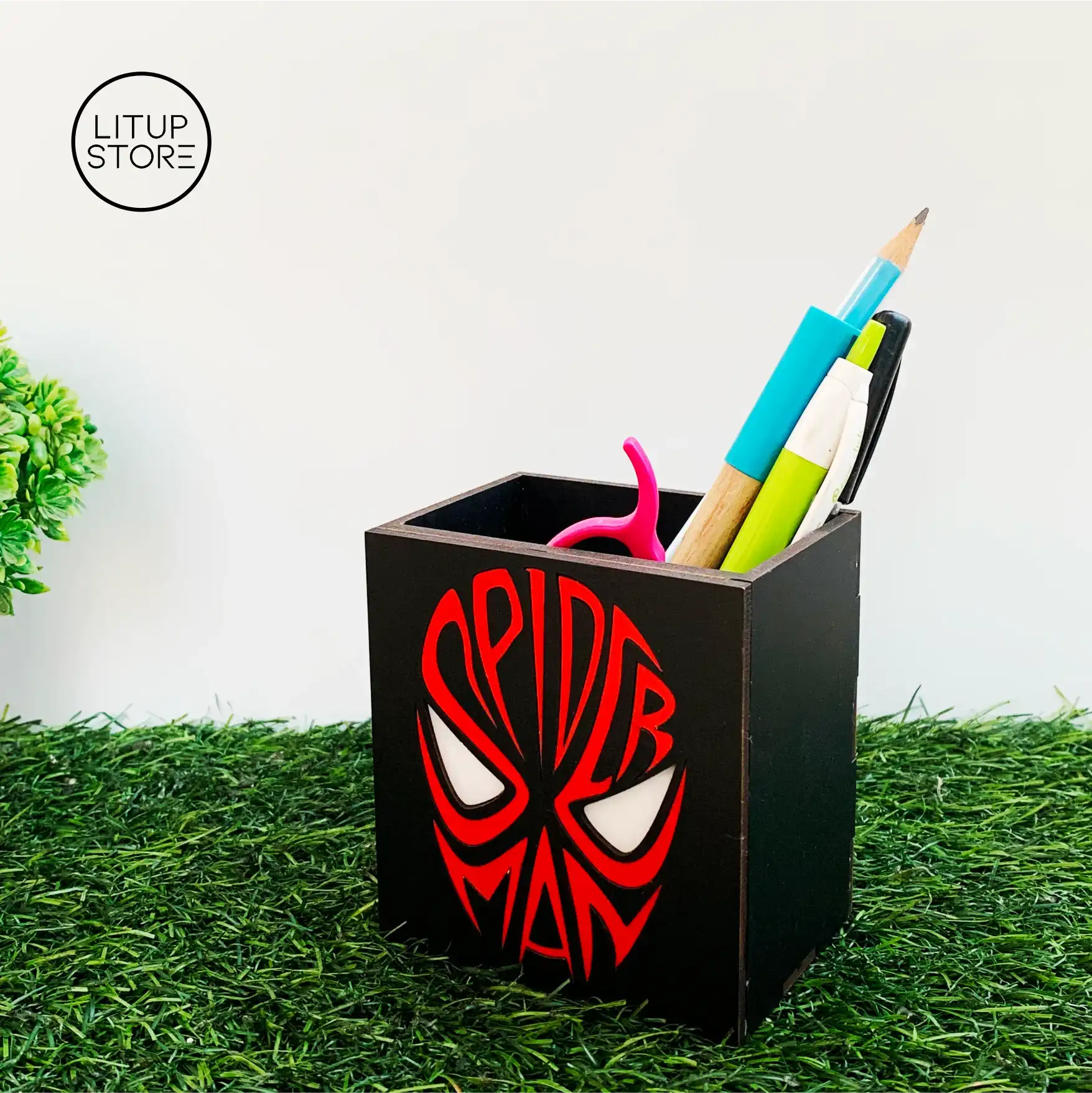 mask spiderman pen holder side view